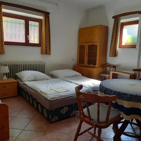 Flamingo アパート ショプロン